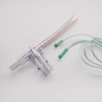 Nebulizer with corrugated tube, mouthpiece and tubing sterile